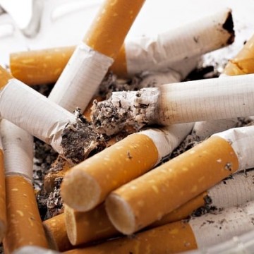 Nove em cada dez adolescentes compram cigarro em comércio autorizado