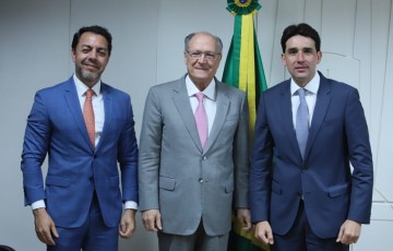 Ministro Silvio Costa Filho se reúne com vice-presidente Geraldo Alckmin para discutir obras para São Paulo 