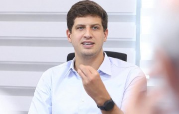 João Campos é o prefeito mais competitivo do Brasil, aponta levantamento do Poder360 
