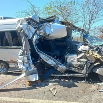 Sete pessoas da mesma família morreram em acidente na BR 316 em Araripina 