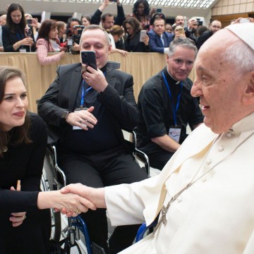 Marília se encontra com o Papa Fransisco e pede pela beatificação de Dom Helder 