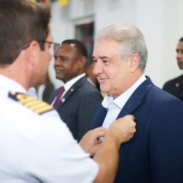 Deputado Federal Augusto Coutinho recebe homenagem da Capitania dos Portos de Pernambuco