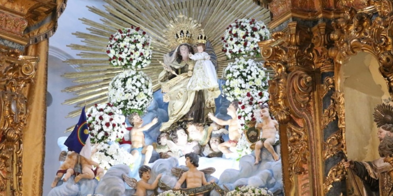 Os católicos poderão conferir também o show do Padre João Carlos, às 19h, no palco montado no Pátio do Carmo, no Recife