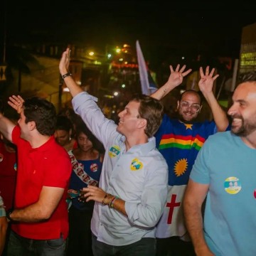 Bruno Pereira encerra atos de campanha ao lado de Miguel Coelho em São Lourenço 