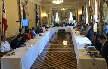 Paulo Câmara se reúne com prefeitos para discutir ações contra o óleo em PE