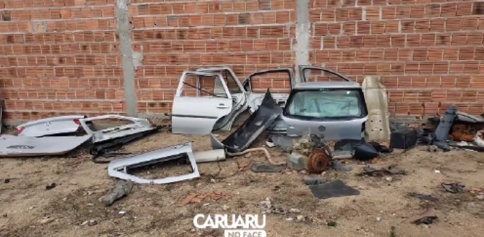 Polícia localiza desmanche de carros roubados, na zona rural de Caruaru