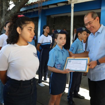  Mano Medeiros anuncia que manterá modelo de escolas cívico-militares no Jaboatão