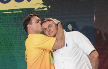 Filho do presidente Bolsonaro  reconhece derrota e diz: “vamos erguer a cabeça e não vamos desistir do nosso Brasil”