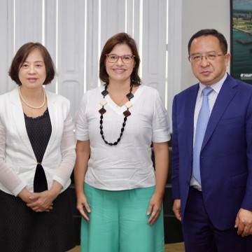 Priscila Krause recebe nova Cônsul-geral da China no Estado e representantes da província de Sichuan para debater retomada de parcerias com Pernambuco