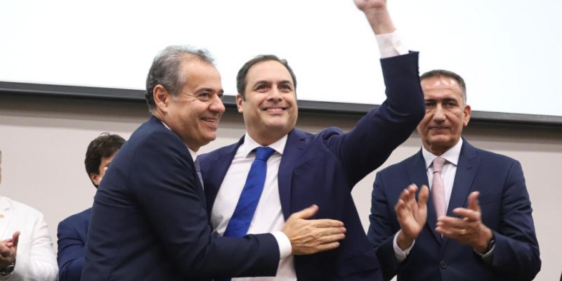 Coluna da terça | Os aplausos a Paulo Câmara e sua projeção para 26