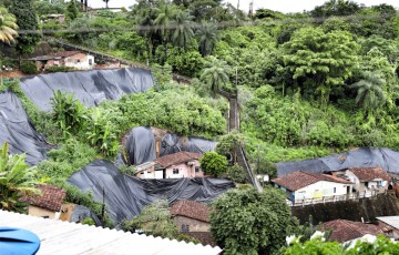 Prefeitura investe R$ 40 milhões em obras de contenção de encostas nos morros do Recife