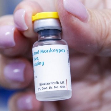Primeiras vacinas contra varíola dos macacos devem chegar em setembro ao Brasil