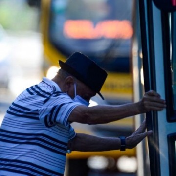 TJPE anula Lei Municipal que concedia gratuidade no transporte coletivo a pessoas entre 60 e 64 anos em Caruaru