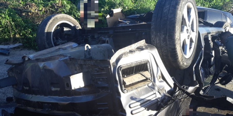 Também ficaram feridas três pessoas que estavam na Land Rover