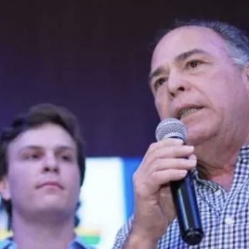 Senador pega estrada para pavimentar pré-candidatura de Miguel 