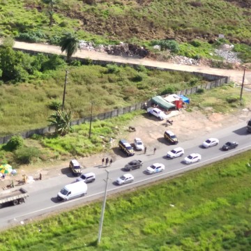 Aulas são suspensas e serviços de saúde afetados em Igarassu devido à bloqueios em rodovias estaduais