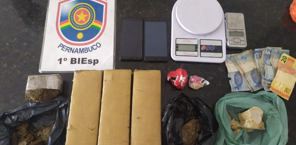 Policias do BIESP apreendem mais de 2kg de maconha, além de crack em Caruaru