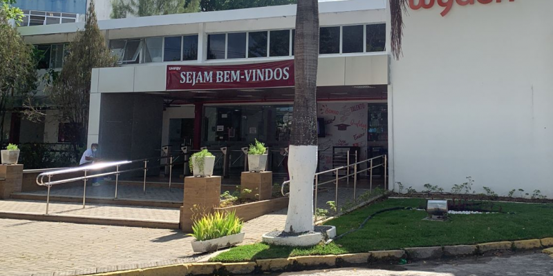 O Centro Universitário fica localizado no bairro da Imbiribeira, área central do Recife