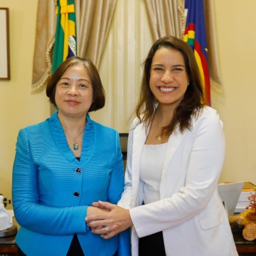 Governadora Raquel Lyra apresenta potenciais econômicos de Pernambuco para a nova cônsul-geral da China no Recife