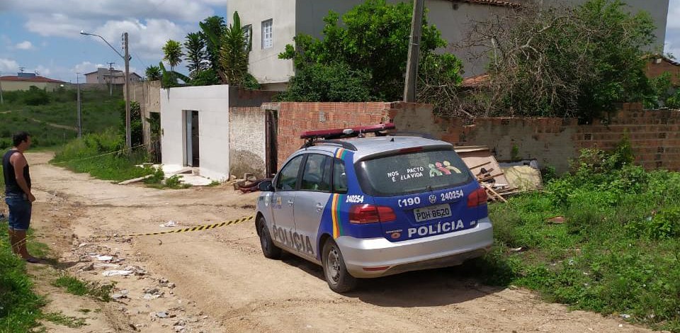 Travesti é assassinada a tiros no bairro Demóstenes Veras, em Caruaru