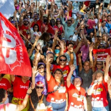 Professores do Recife podem deflagrar greve nesta quarta-feira, em defesa do piso
