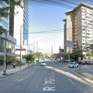 Obra da Compesa altera trânsito no bairro de Boa Viagem