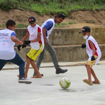 Home Center juntamente com a ONG internacional love.fútbol, inaugura a Quadra Poliesportiva do Quilombo Castainho