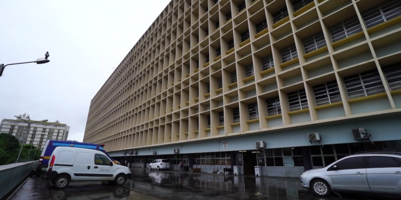 O caso foi confirmado horas depois do governo estadual anunciar a volta dos atendimentos de emergência no Hospital Getúlio Vargas