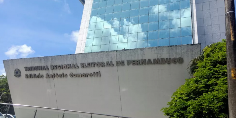 O Tribunal Regional Eleitoral de Pernambuco (TRE-PE) suspendeu a publicação em redes sociais de pesquisas falsas ou irregulares.
