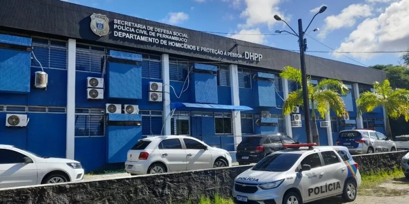 A idosa foi levada para um hospital particular no Recife. Ela está consciente e foi atingida no braço e de raspão na região da costela