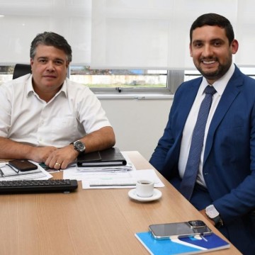 Romero visita Porto do Recife e ressalta competência de Delmiro Gouveia: “Fará uma gestão próspera e devolverá protagonismo”