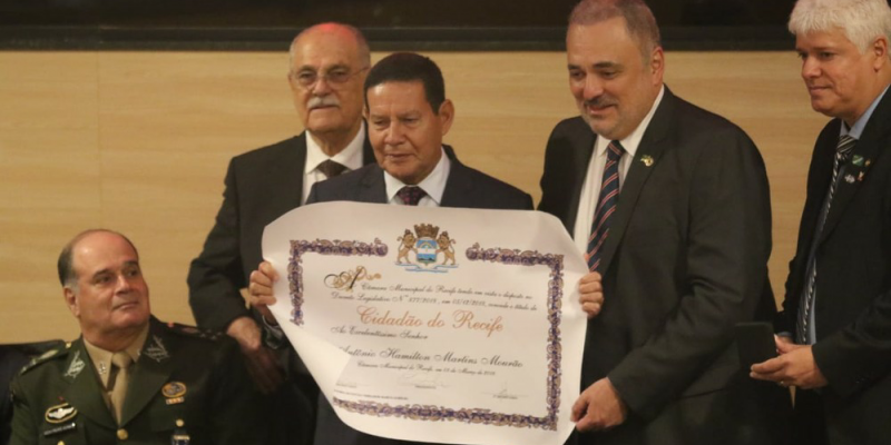 O título foi proposto pelo atual deputado estadual Marco Aurélio