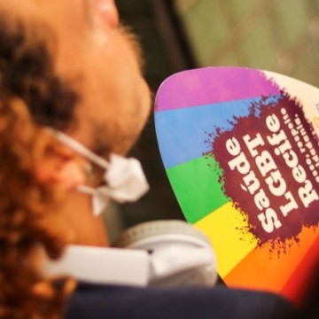 Ambulatório LGBT Patrícia Gomes cadastra usuários trans em programa de captação de talentos