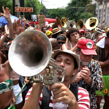 Urologista alerta para importância do uso de preservativo no carnaval