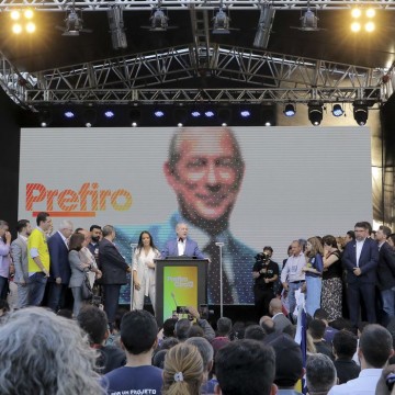 PDT lança candidatura de Ciro Gomes à Presidência da República