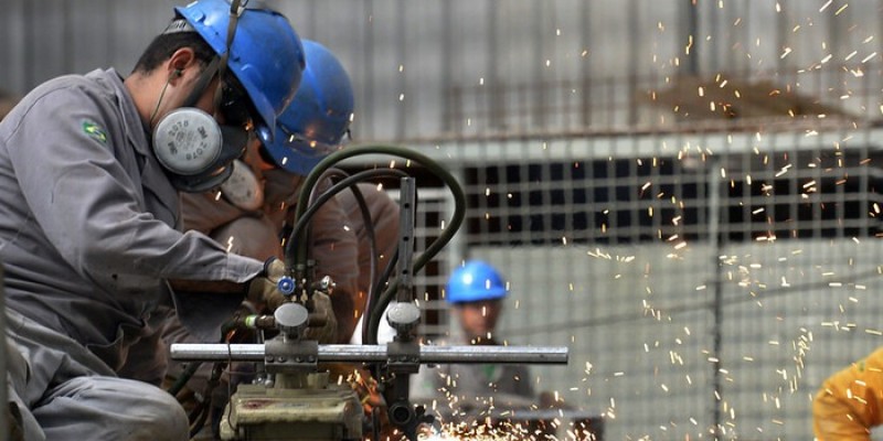 Produção industrial de Pernambuco tem recuo mais intenso do país em setembro Por outro lado, o país teve um resultado próximo da estabilidade, com um aumento de apenas 0,1%