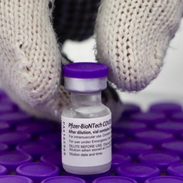 Pernambuco recebe novo lote de vacinas da Pfizer