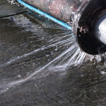 Desperdício de água chega a mais de 50% em PE, aponta estudo 