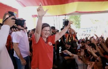 Teresa Leitão reforça bandeiras municipalistas e critica adversários