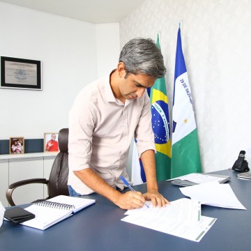Prefeito de Santa Cruz do Capibaribe anuncia plano para redução de gastos