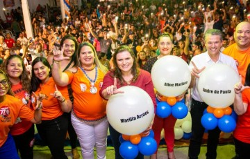 Marília marca presença em evento de vereadora no Recife