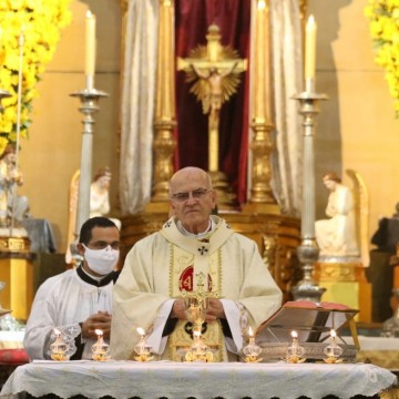 Arcebispo Dom Fernando Saburido recebe a segunda dose da vacina contra a Covid-19