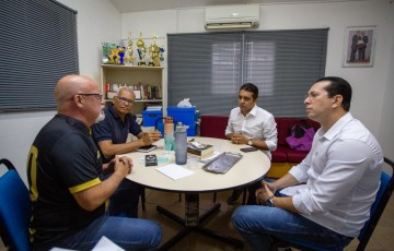 Fernando Rodolfo abre diálogo com instituição de servidores municipais de Caruaru