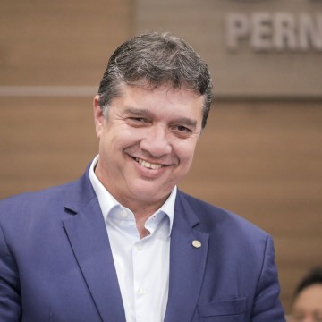 Deputado Federal Guilherme Uchoa parabeniza Blog do Elielson pelos 10 anos 