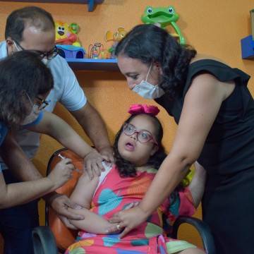 Recife já tem as primeiras crianças vacinadas contra a covid-19