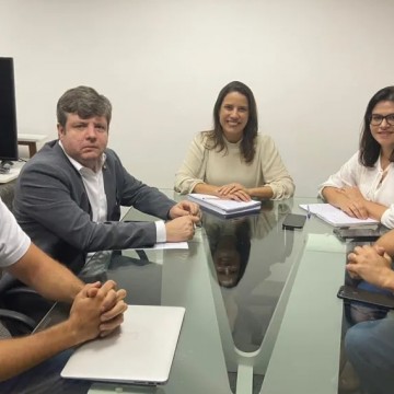 Tadeu Calheiros coordena propostas de saúde do Plano de Governo de Raquel Lyra