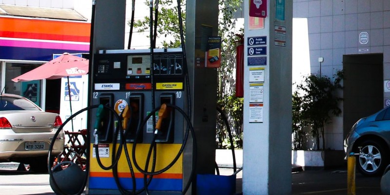 Segundo o ministério, gasolina subirá mais que álcool
