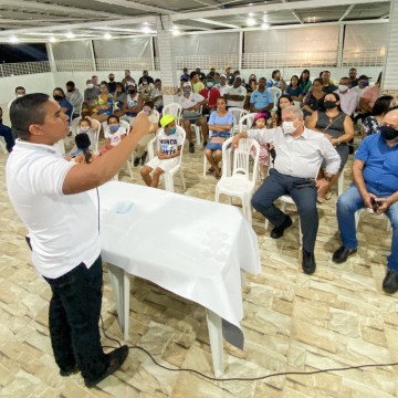 Tiago Lira reúne lideranças em apoio a Augusto Coutinho