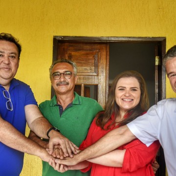 Marília Arraes recebe apoio de Eudes Tenório, prefeito de Venturosa