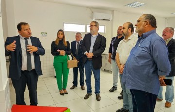 Zé Martins recebe desembargador do TJPE e prefeito de Aliança para visita à Faculdade Vale do Pajeú - Unidade João Alfredo